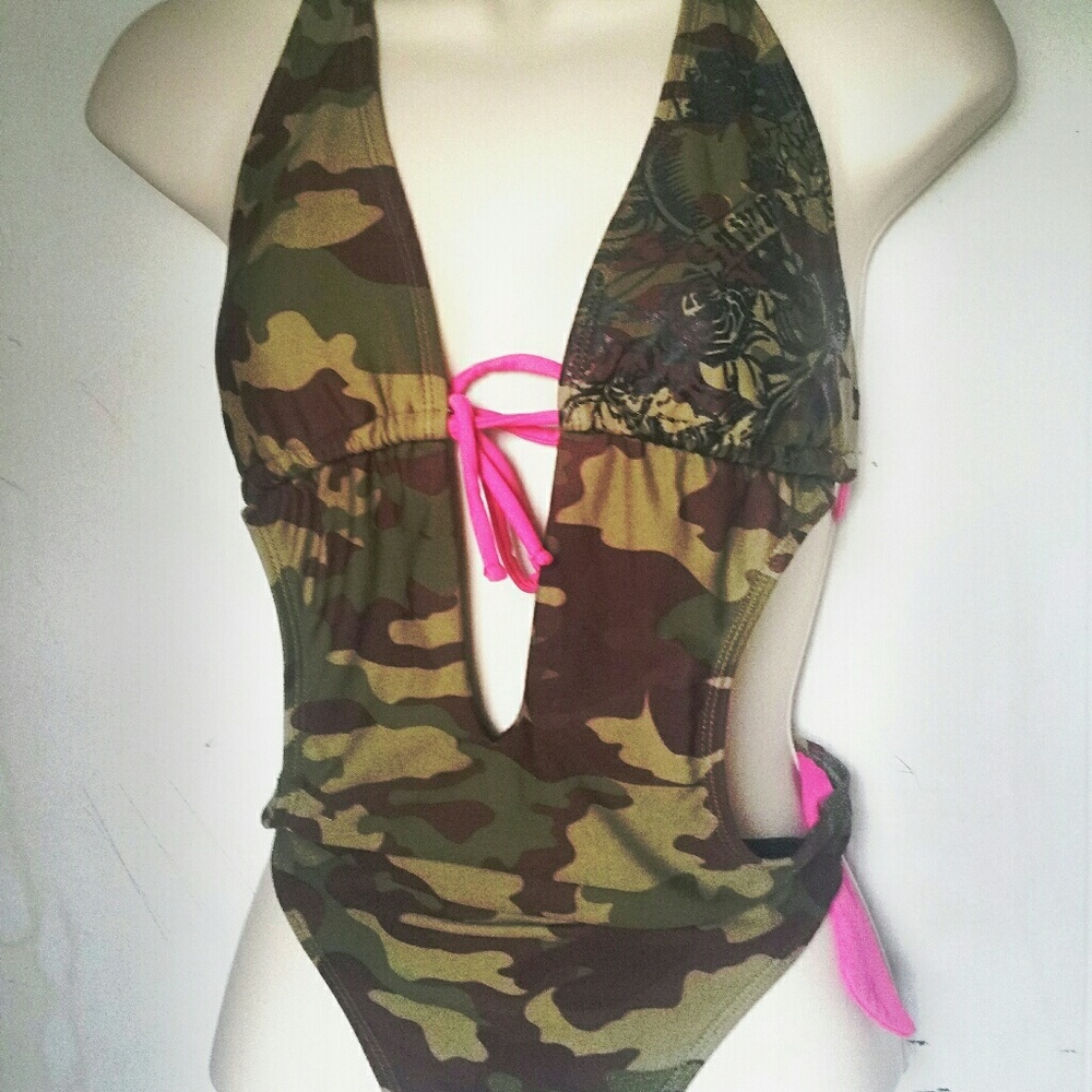 Womens L camo & hot pink monokini 1pc swimsuit